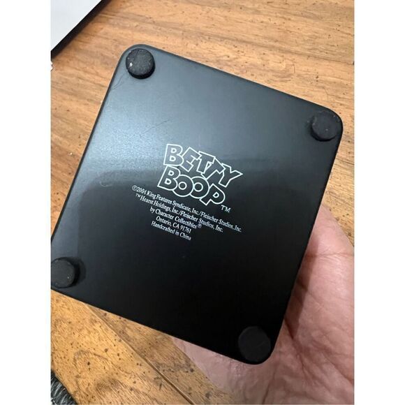 Rare 2004 King Features Syndicate Betty Boop Movie Star With Pudgy - Picture 6 of 6